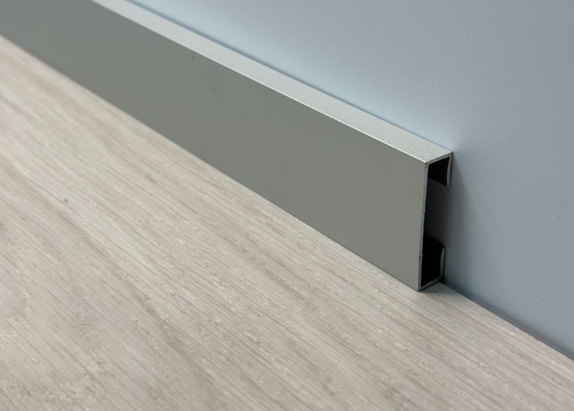 Алюминиевый плинтус Profilpas 89/4