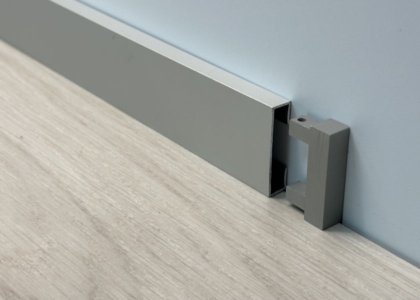 Алюминиевый плинтус Profilpas 89/4